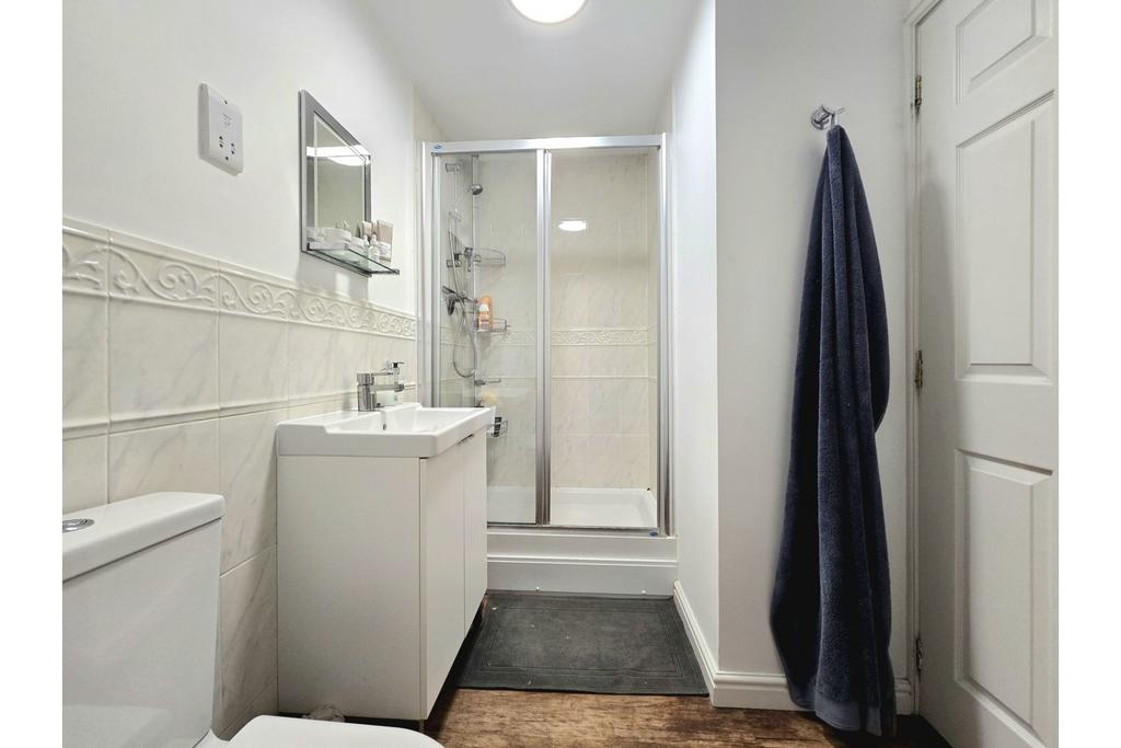 Jack & Jill En-suite