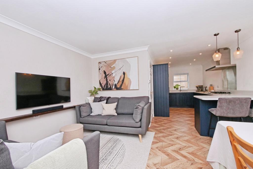 Lounge / Kitchen