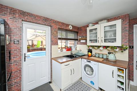 3 bedroom semi-detached house for sale, Valley Road, Shirebrook, NG20