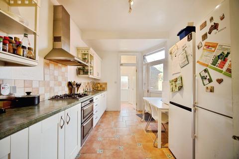 5 bedroom terraced house for sale, James Lane, London, E10