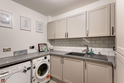 5 bedroom townhouse for sale, Kingfisher Drive, Greenhithe, Kent, DA9 9RS