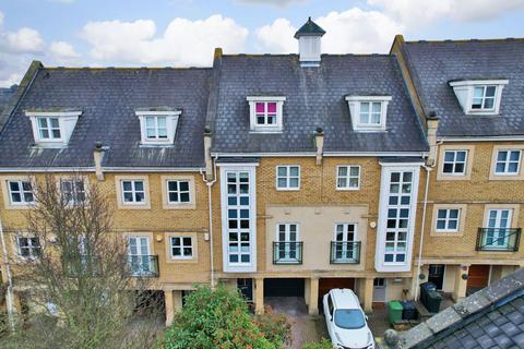 Kingfisher Drive, Greenhithe, Kent, DA9 9RS