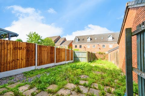 4 bedroom end of terrace house for sale, Tangmere Avenue, Heywood, OL10