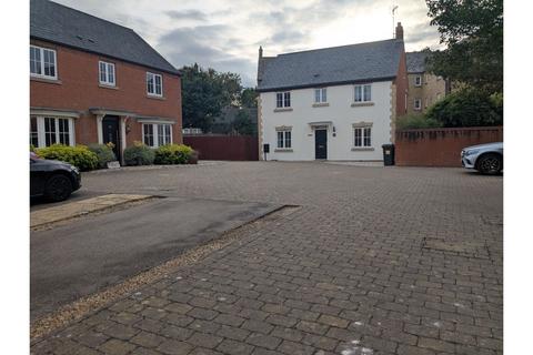 4 bedroom detached house for sale, Saltwood Avenue, Milton Keynes, MK4
