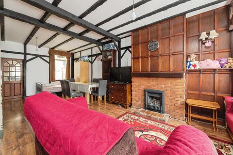 2 bedroom terraced house for sale, Park Avenue, London, E6