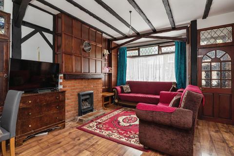 2 bedroom terraced house for sale, Park Avenue, London, E6