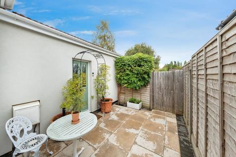 3 bedroom detached house for sale, Stoke Road, Milton Keynes, MK2