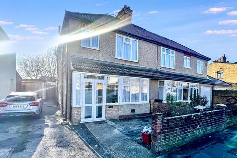 undefined, Heathdale Avenue, Hounslow TW4