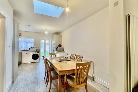 undefined, Heathdale Avenue, Hounslow TW4