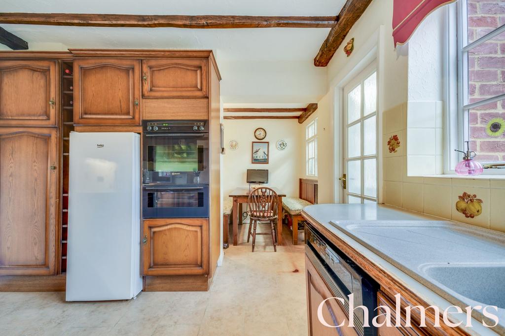 Kitchen &amp; Breakfast Area