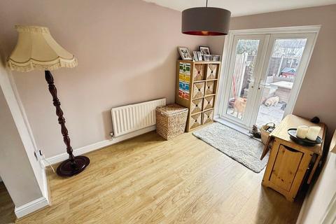 3 bedroom semi-detached house for sale, Mary Macarthur Drive, Cradley Heath