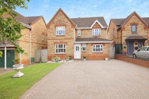 4 bedroom detached house for sale, Larch Drive, Daventry, NN11