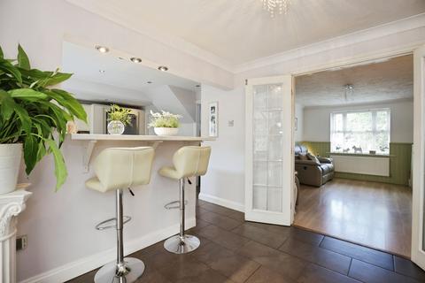 4 bedroom detached house for sale, Larch Drive, Daventry, NN11
