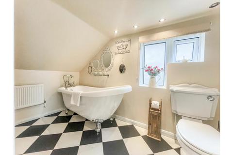5 bedroom detached bungalow for sale, Queenborough Road, Sheerness, ME12