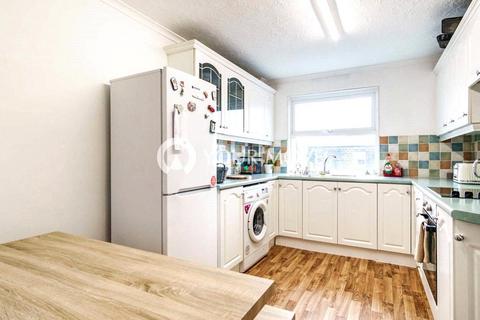 2 bedroom flat for sale, Sudley Gardens, West Sussex PO21