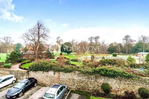 2 bedroom flat for sale, Sudley Gardens, West Sussex PO21