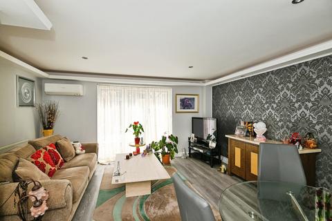 3 bedroom terraced house for sale, Monarch Drive, Sittingbourne, ME10