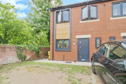 3 bedroom semi-detached house for sale, Carr Road, Retford, DN22
