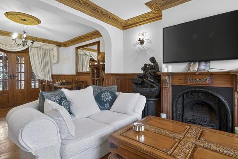 3 bedroom terraced house for sale, Brockham Drive, Ilford, IG2