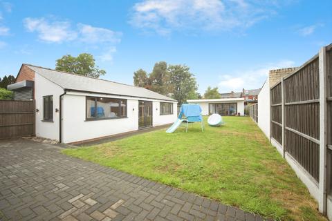 3 bedroom detached house for sale, Neville Avenue, Kidderminster, DY11