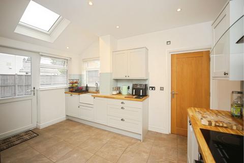 3 bedroom detached house for sale, Neville Avenue, Kidderminster, DY11