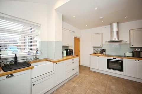 3 bedroom detached house for sale, Neville Avenue, Kidderminster, DY11