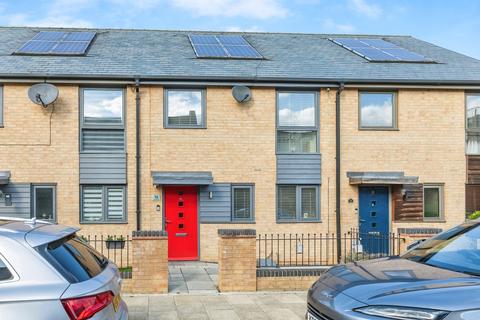 3 bedroom terraced house for sale, Clover Street, Northampton, NN5