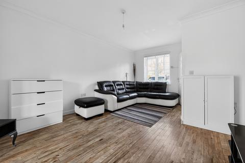 3 bedroom terraced house for sale, Piper Way, Ilford, IG1