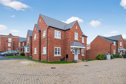 4 bedroom detached house for sale, Oatlands Drive, Bedford, MK45