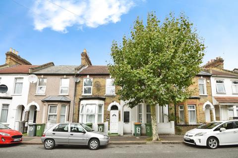 Fentons Avenue, London, E13