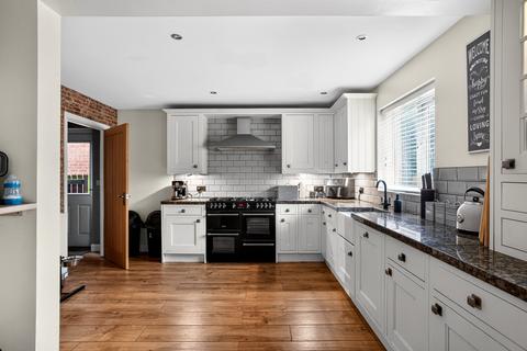 5 bedroom detached house for sale, Linden Way, Selby, YO8