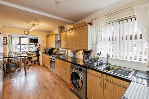 4 bedroom detached house for sale, Aviemore Drive, Warrington, WA2