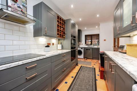 undefined, Pearse Grove, Walton Park, Milton Keynes, MK7