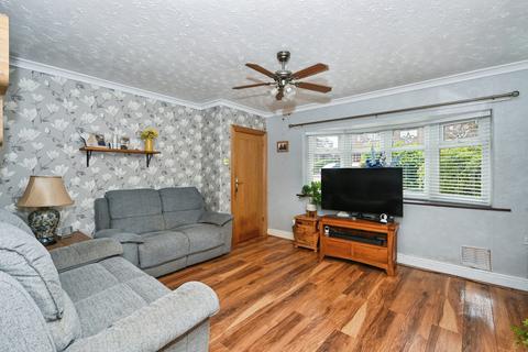 4 bedroom semi-detached house for sale, Greenfields Avenue, Warrington, WA4