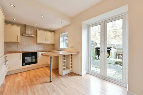 Oldham Road, Oldham, OL4
