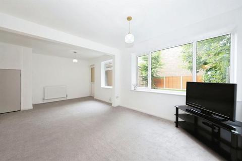 3 bedroom semi-detached house for sale, Highley Close, Kidderminster, DY11