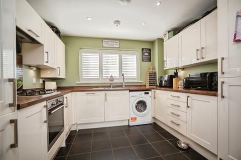 3 bedroom end of terrace house for sale, Kings Crescent, Aylesford, ME20