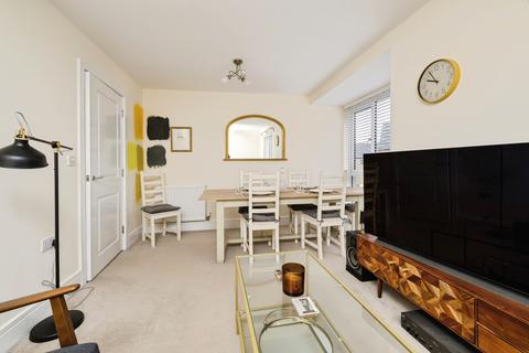 4 bedroom semi-detached house for sale, Kesteven Way, Corby, NN18
