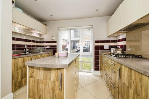 4 bedroom semi-detached house for sale, Kesteven Way, Corby, NN18