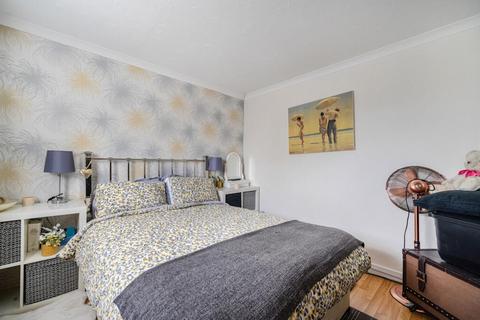 undefined, Campbell Avenue, Woking GU22