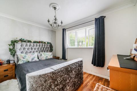 undefined, Campbell Avenue, Woking GU22