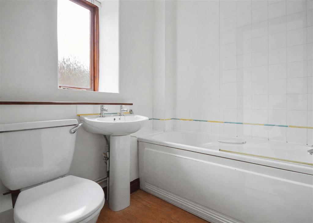 En-suite to Master Bedroom