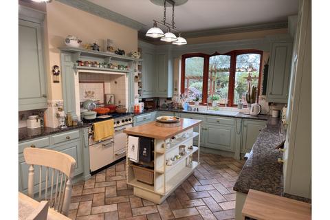 5 bedroom detached house for sale, Sandbeds Road, Willenhall, WV12