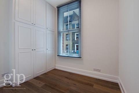 undefined, Shaftesbury Avenue, Covent Garden WC2H