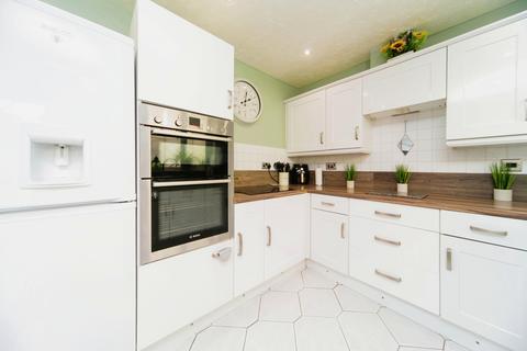 undefined, Kinmel Close, Liverpool, L4
