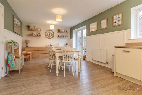 4 bedroom detached house for sale, Fairfields Way, Aston, Sheffield, S26
