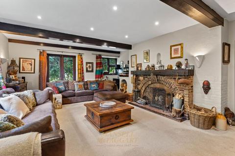 6 bedroom detached house for sale, Peeks Brook Lane, Horley RH6