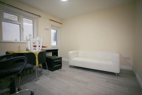 undefined, Kingsland Road, Dalston, London, E8