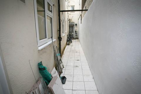 undefined, Kingsland Road, Dalston, London, E8