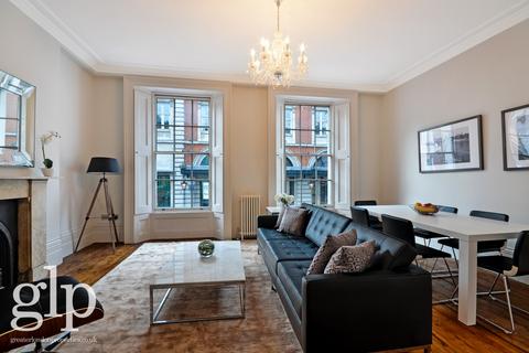 undefined, Wellington Street, Covent Garden, WC2E